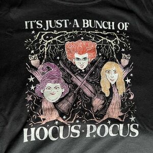 Hocus Pocus Torrid Disney Black Graphic Tee size M/L 00 NWT